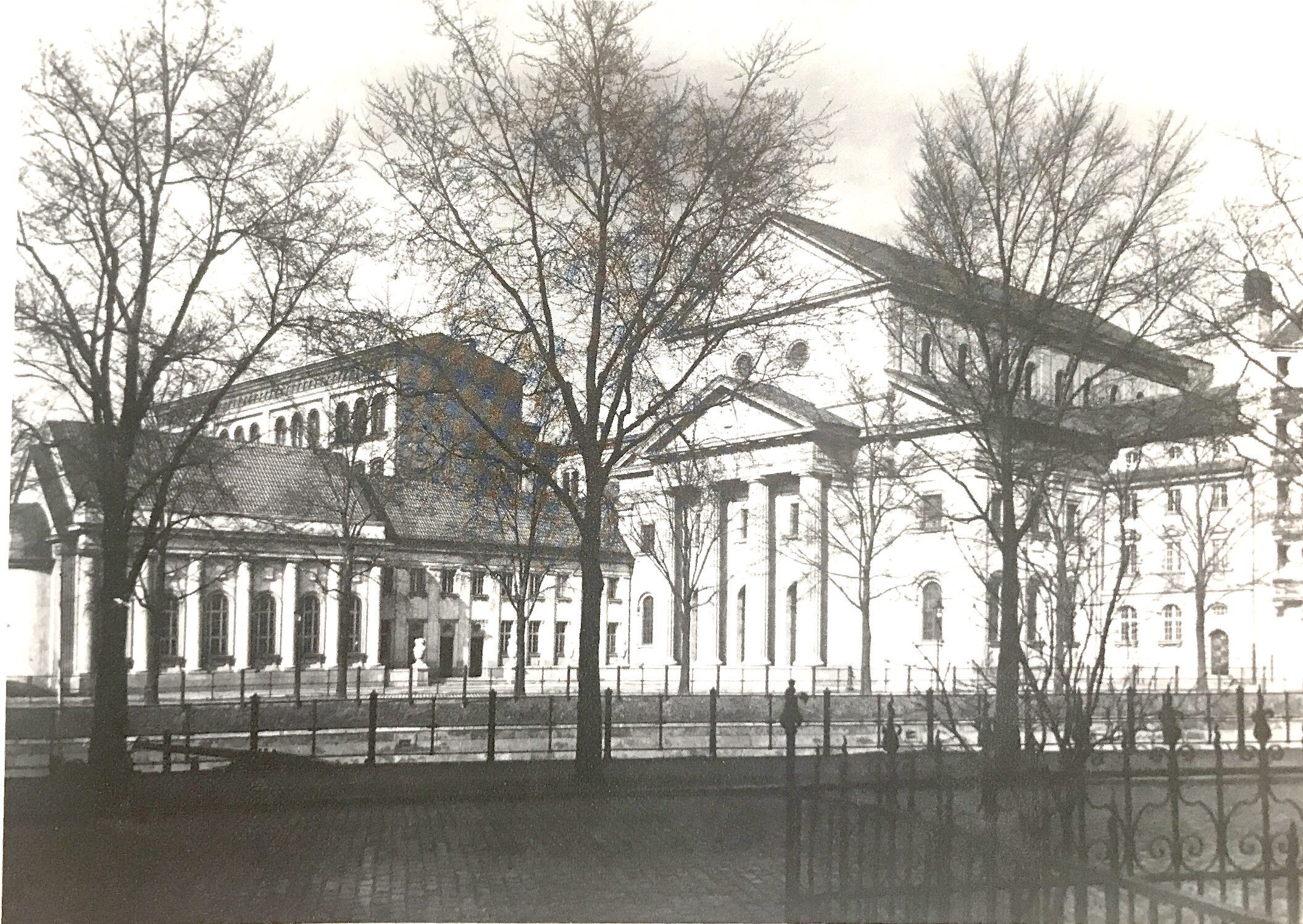 Hauptsaal und Seitenflügel der historischen Synagoge am Kottbusser Ufer